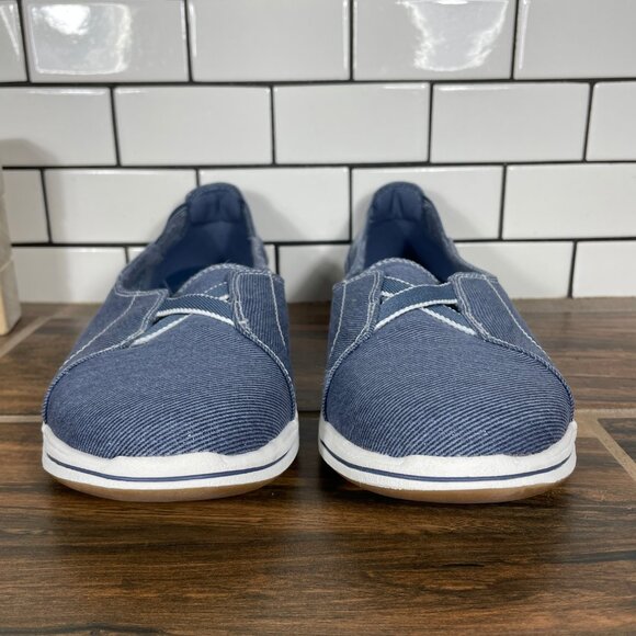Clarks Breeze Skip Womens Size 8.5 Wide Shoes Blue Denim Sparkle Comfort Slip On - Picture 2 of 12